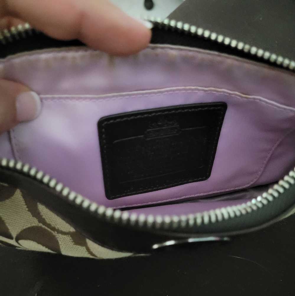 COACH large wristlet - Picture 3 of 3